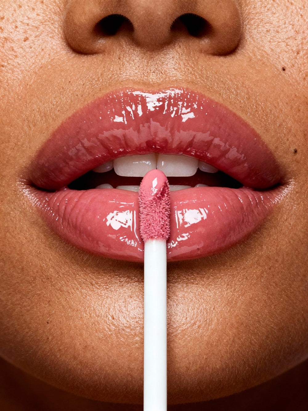 Lip Oil Hydrating Medium Coverage Volumizing Glow Makeup Enthusiasts